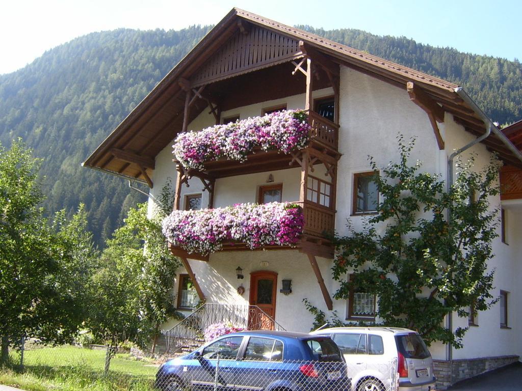 Haus Ruetzbach Lägenhet Neustift im Stubaital Exteriör bild